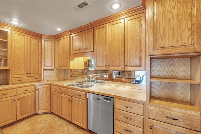 2428 Winn Mountain Loop, Mountainburg, AR 72946