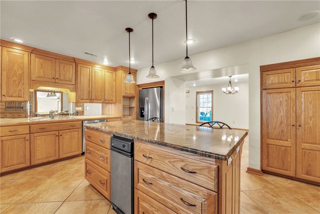 2428 Winn Mountain Loop, Mountainburg, AR 72946