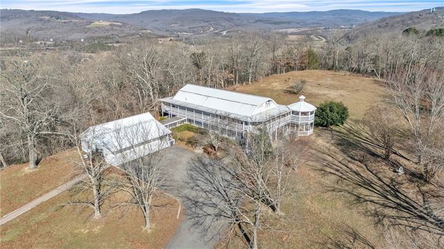 2428 Winn Mountain Loop, Mountainburg, AR 72946