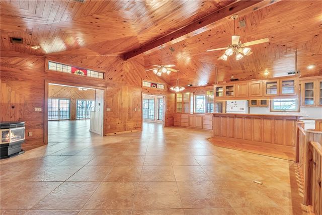 2428 Winn Mountain Loop, Mountainburg, AR 72946
