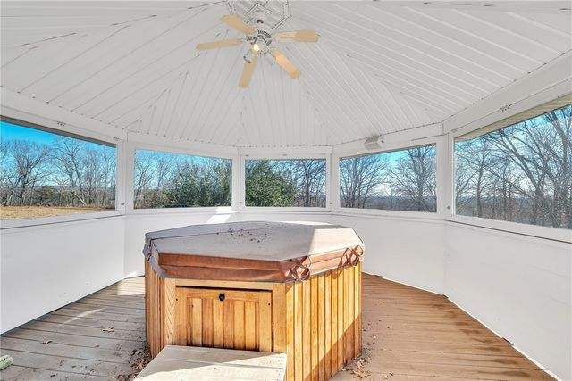 2428 Winn Mountain Loop, Mountainburg, AR 72946