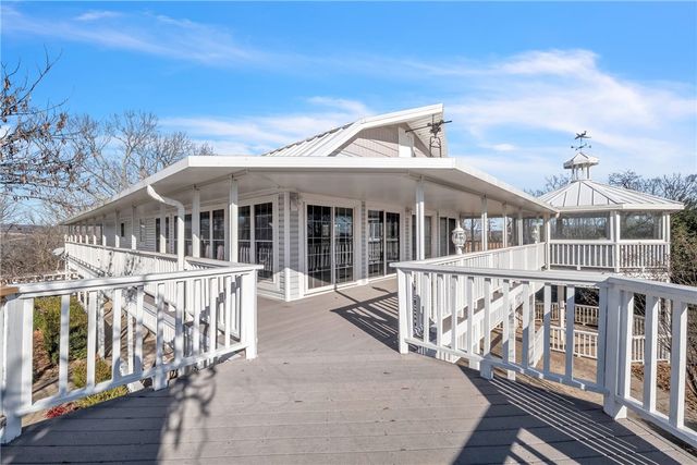 2428 Winn Mountain Loop, Mountainburg, AR 72946