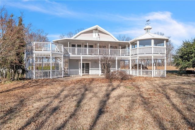 2428 Winn Mountain Loop, Mountainburg, AR 72946
