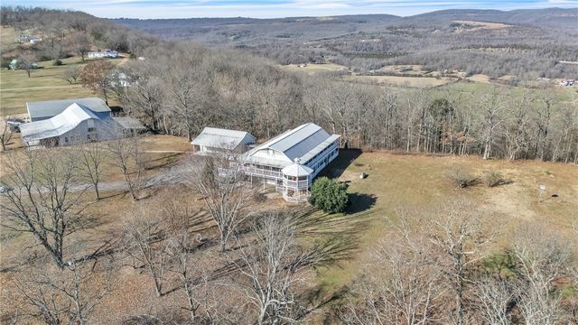 2428 Winn Mountain Loop, Mountainburg, AR 72946