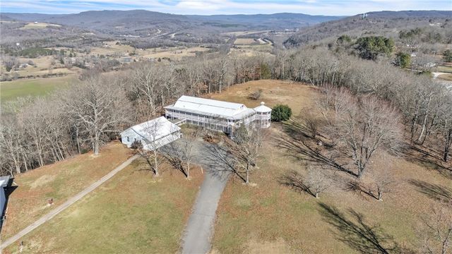 2428 Winn Mountain Loop, Mountainburg, AR 72946
