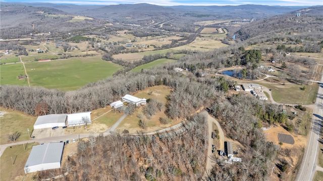 2428 Winn Mountain Loop, Mountainburg, AR 72946