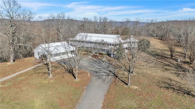 2428 Winn Mountain Loop, Mountainburg, AR 72946