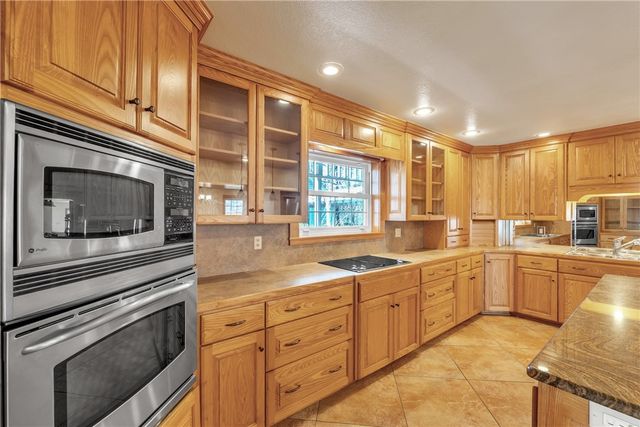 2428 Winn Mountain Loop, Mountainburg, AR 72946