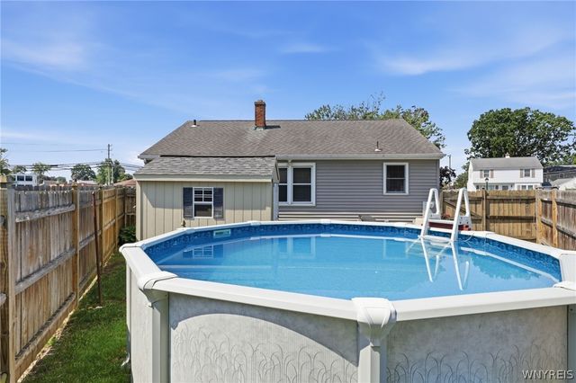 33 Pilgrim Road, Tonawanda, NY 14150