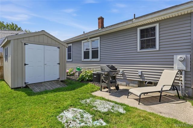 33 Pilgrim Road, Tonawanda, NY 14150