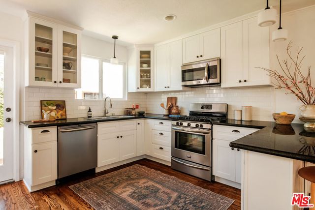 3006 11th Avenue, Los Angeles, CA 90018