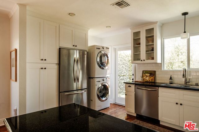 3006 11th Avenue, Los Angeles, CA 90018