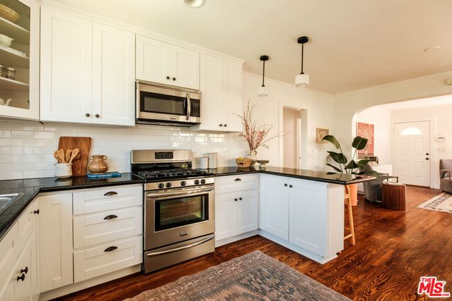 3006 11th Avenue, Los Angeles, CA 90018