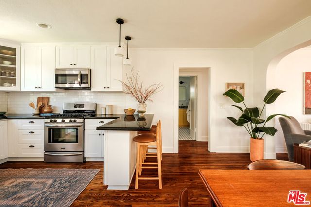 3006 11th Avenue, Los Angeles, CA 90018
