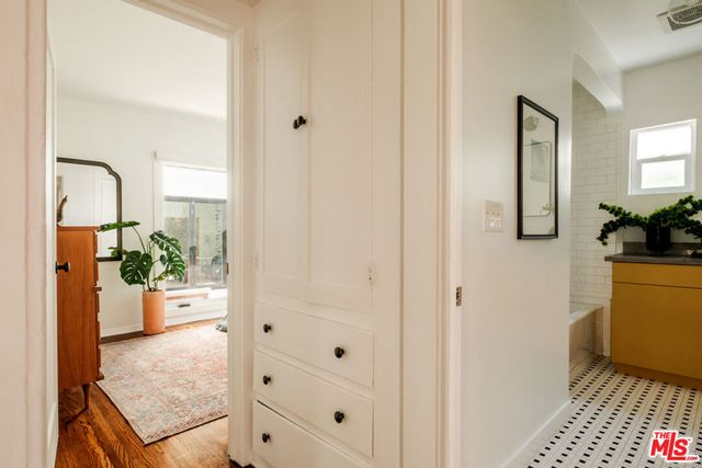 3006 11th Avenue, Los Angeles, CA 90018
