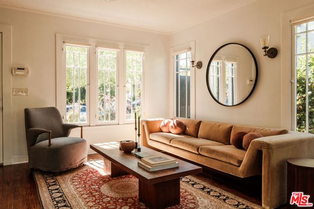 3006 11th Avenue, Los Angeles, CA 90018