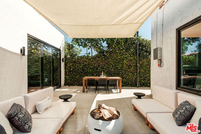 3006 11th Avenue, Los Angeles, CA 90018