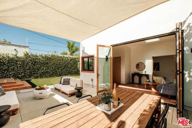 3006 11th Avenue, Los Angeles, CA 90018