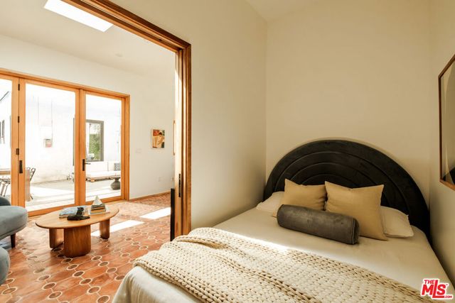 3006 11th Avenue, Los Angeles, CA 90018