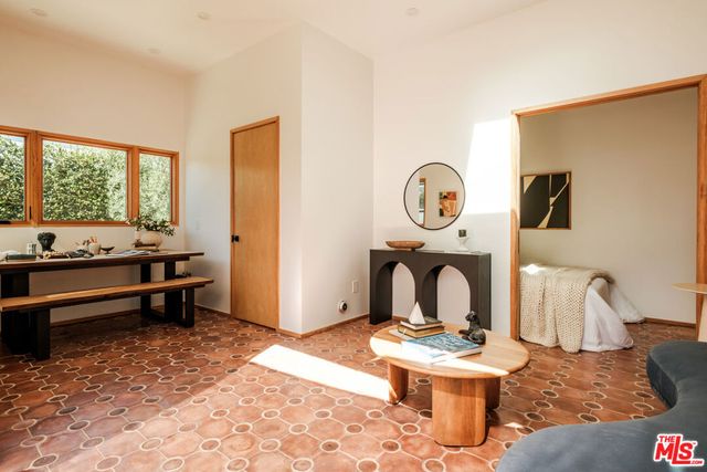 3006 11th Avenue, Los Angeles, CA 90018