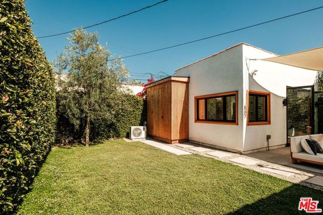 3006 11th Avenue, Los Angeles, CA 90018