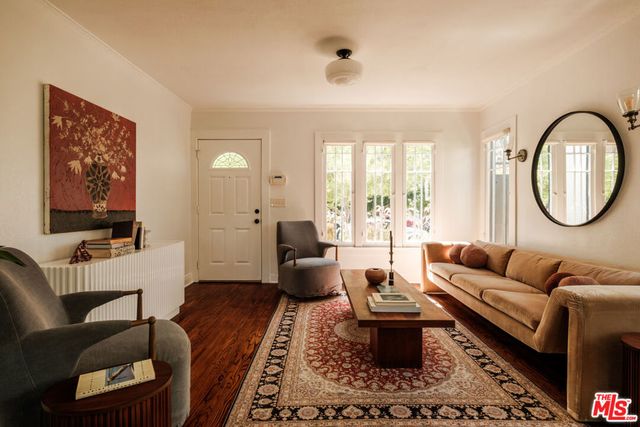 3006 11th Avenue, Los Angeles, CA 90018