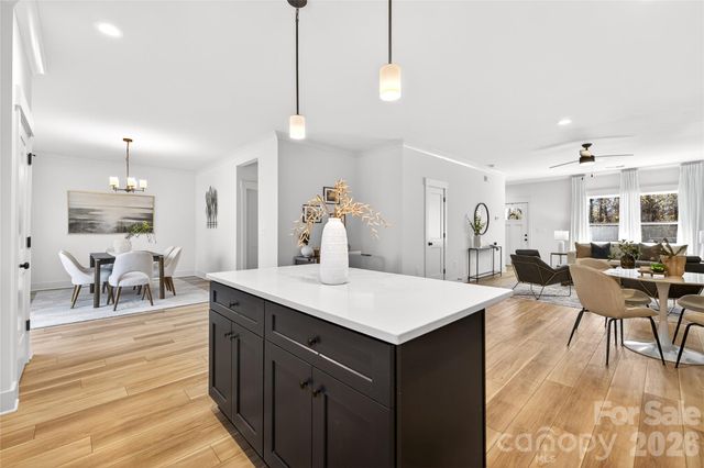 4207 Eagle Chase Drive, Charlotte, NC 28216