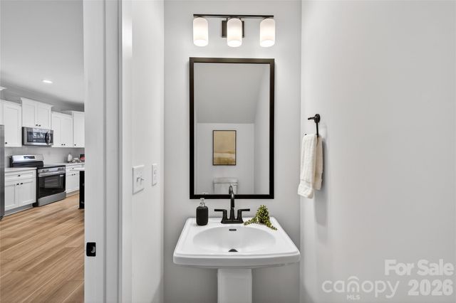 4207 Eagle Chase Drive, Charlotte, NC 28216