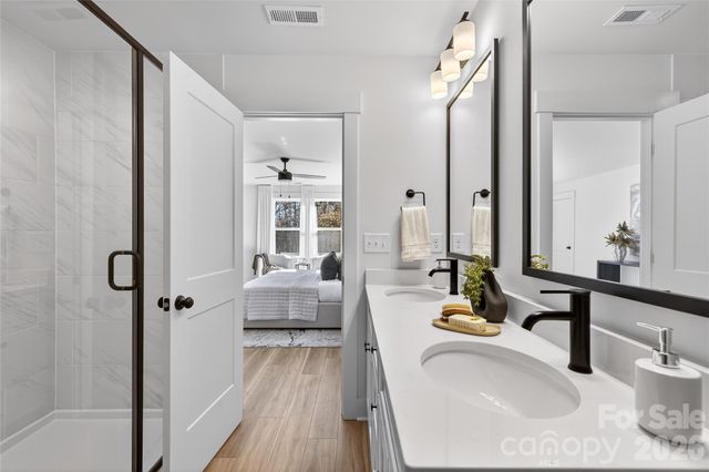 4207 Eagle Chase Drive, Charlotte, NC 28216