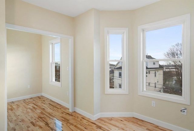 34 Hooper 2, Chelsea, MA 02150