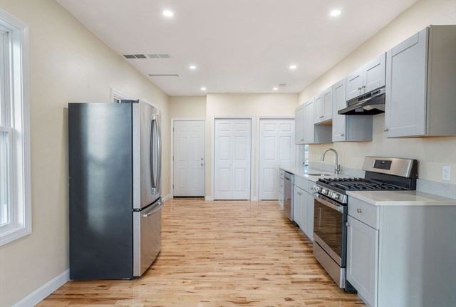 34 Hooper 2, Chelsea, MA 02150