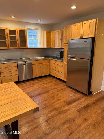 60 Ash Street, Saratoga Springs, NY 12866