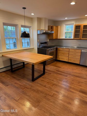 60 Ash Street, Saratoga Springs, NY 12866