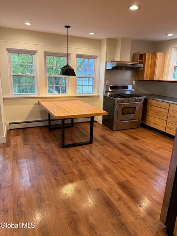 60 Ash Street, Saratoga Springs, NY 12866