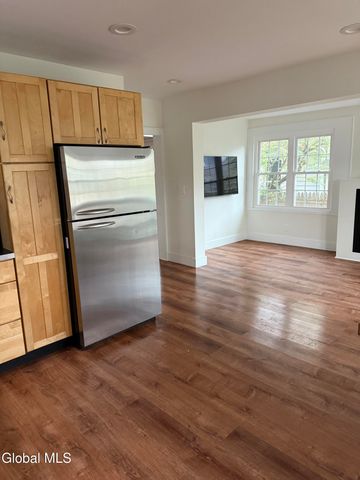 60 Ash Street, Saratoga Springs, NY 12866