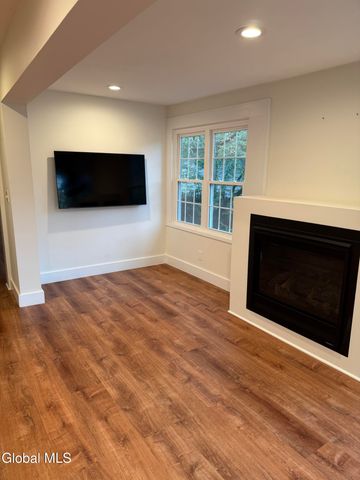 60 Ash Street, Saratoga Springs, NY 12866