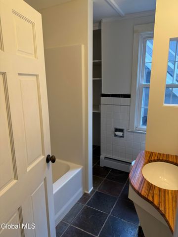 60 Ash Street, Saratoga Springs, NY 12866