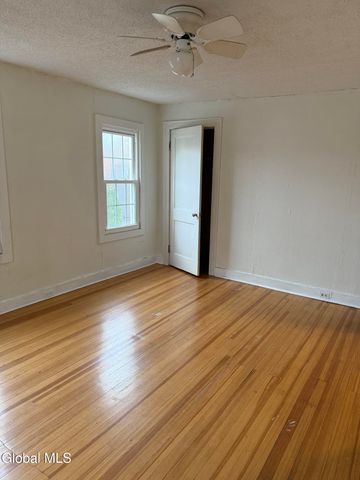 60 Ash Street, Saratoga Springs, NY 12866