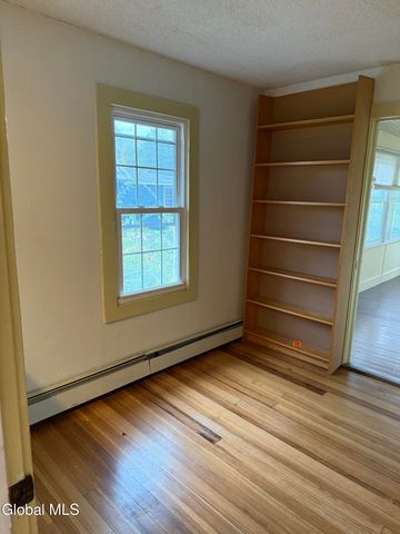 60 Ash Street, Saratoga Springs, NY 12866