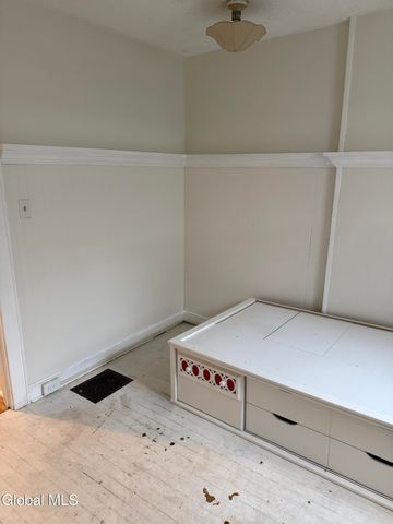 60 Ash Street, Saratoga Springs, NY 12866