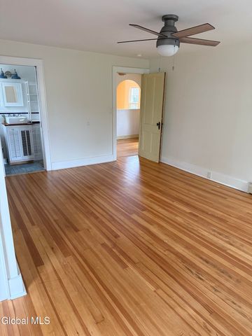 60 Ash Street, Saratoga Springs, NY 12866