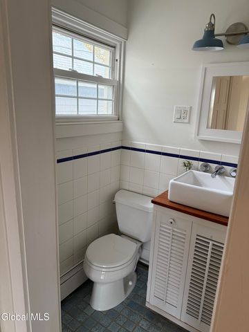 60 Ash Street, Saratoga Springs, NY 12866