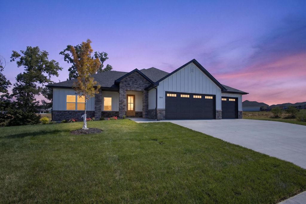 904 KALISPELL CT, Columbia, MO 65201