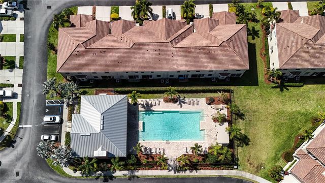 623 53RD AVE N, St Petersburg, FL 33703