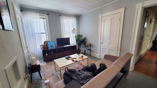 8 7th St. 2, Cambridge, MA 02141