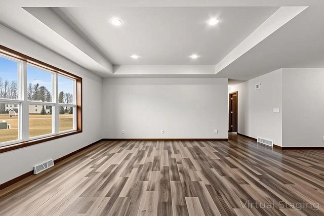 2348 Wild Oak DRIVE, Manitowoc, WI 54220