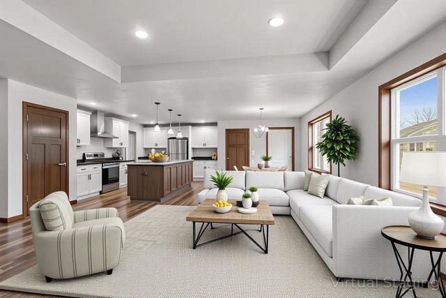 2348 Wild Oak DRIVE, Manitowoc, WI 54220