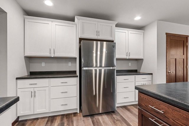 2348 Wild Oak DRIVE, Manitowoc, WI 54220