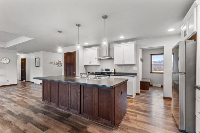 2348 Wild Oak DRIVE, Manitowoc, WI 54220