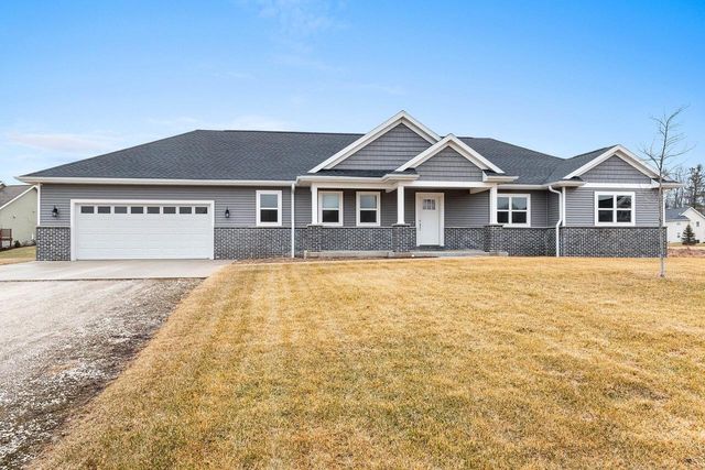 2348 Wild Oak DRIVE, Manitowoc, WI 54220
